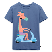 Lade das Bild in den Galerie-Viewer, Kinder Premium T-Shirt - Giraffe auf dem Roller - Taubenblau
