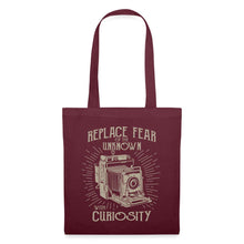 Lade das Bild in den Galerie-Viewer, Jutebeutel Vintage mit Kamera - Burgunderrot