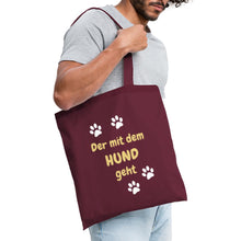 Lade das Bild in den Galerie-Viewer, Stoffbeutel: Der mit dem Hund geht - Burgunderrot