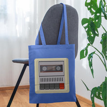 Lade das Bild in den Galerie-Viewer, Vintage Stoffbeutel Kassetten-Rekorder - Hellblau