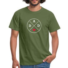 Lade das Bild in den Galerie-Viewer, Männer T-Shirt - Dad mit Herz - Militärgrün
