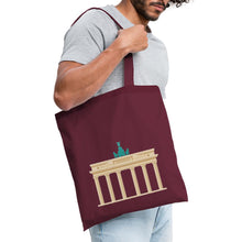 Lade das Bild in den Galerie-Viewer, Stoffbeutel Berlin mit Brandenburger Tor - Burgunderrot
