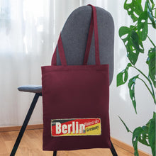 Lade das Bild in den Galerie-Viewer, Stoffbeutel over Berlin widest sky in Germany - Burgunderrot