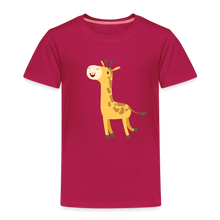 Lade das Bild in den Galerie-Viewer, Kinder Premium T-Shirt - fröhliche Giraffe - dunkles Pink
