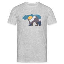 Lade das Bild in den Galerie-Viewer, Männer T-Shirt mit Bär und Berg - Grau meliert
