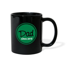 Lade das Bild in den Galerie-Viewer, Papa Tasse schwarz - Dad since 2018 - Schwarz
