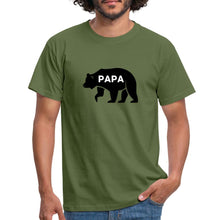 Lade das Bild in den Galerie-Viewer, Männer T-Shirt - Papa Bär - Militärgrün
