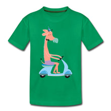 Lade das Bild in den Galerie-Viewer, Kinder T-Shirt - Giraffe auf dem Roller - Kelly Green
